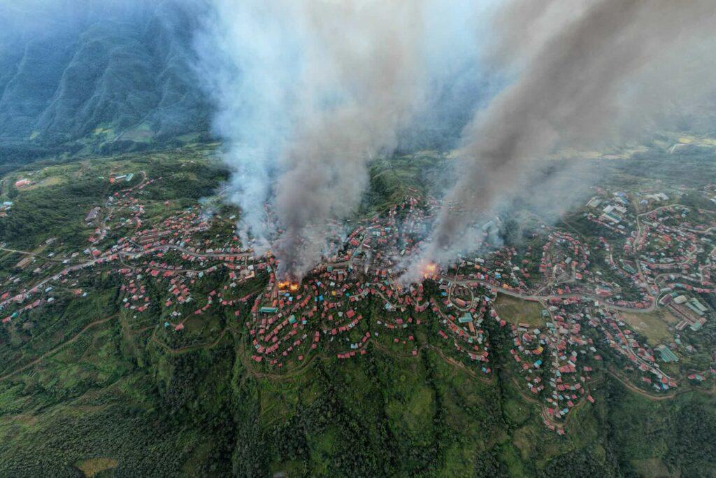 မြို့သည် အကြိမ်ကြိမ် လက်ပြောင်းလက်လွှဲဖြစ်ခဲ့ရပြီး ပြီးခဲ့သည့် နှစ်နှစ်တာကာလအတွင်း စစ်ကောင်စီတပ်ဖ...
